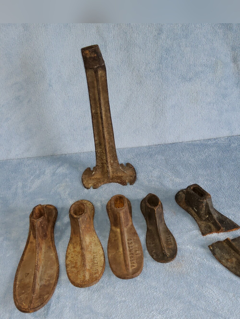 Vintage Cast Iron Shoe Anvil Cobbler Stand 4 Shoe Form Molds Farmhouse Decor